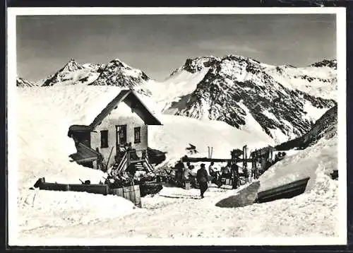 AK Arosa-Skihütte Carmenna, Ansicht mit Schiesshorn und Maienfelderfurka