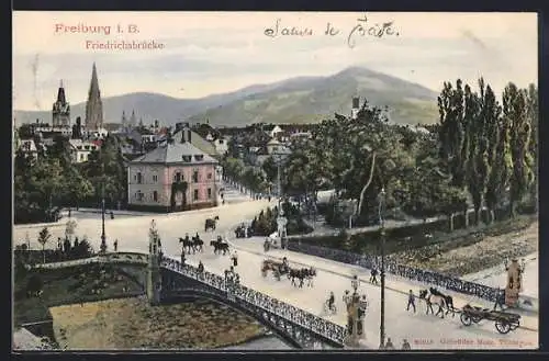 AK Freiburg / Breisgau, Reiter zu Pferde auf der Friedrichsbrücke, Pferdegespann