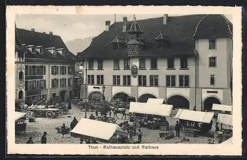 AK Thun, Rathausplatz und Rathaus mit Marktständen