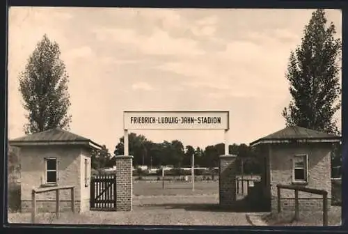 AK Osterburg /Altmark, Friedrich-Ludwig-Jahn-Stadion, Eingang