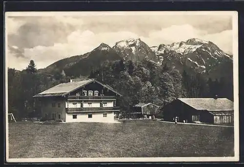 AK Bischofswiesen /Berchtesgaden, Landhaus Bachingerlehen J. Pfnür, Strub, mit Bergpanorama