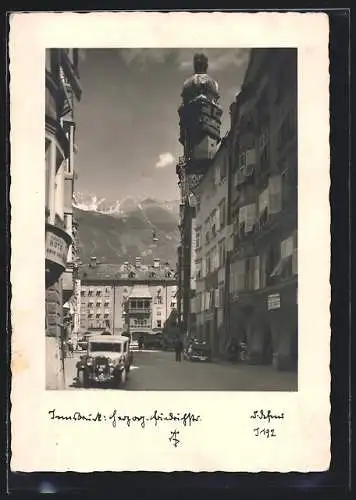 Foto-AK Adalbert Defner: Innsbruck, Strassenansicht mit Autos