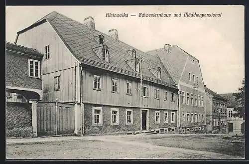 AK Kleinwelka, Strassenpartie am Schwesternhaus mit Mädchenpensionat