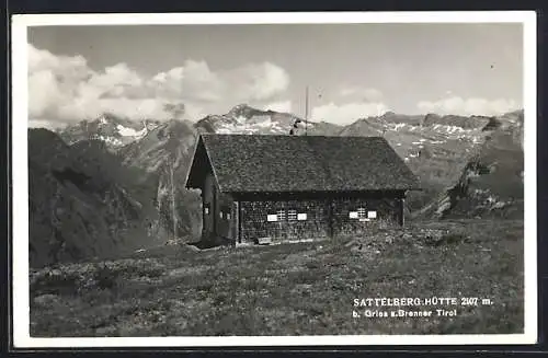 AK Sattelberg-Hütte, Blick auf die Hütte