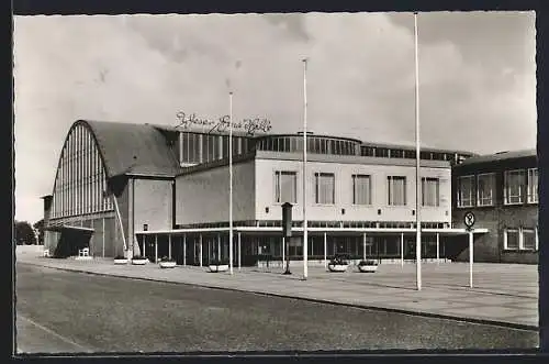 AK Oldenburg /Oldb., Weser-Ems-Halle mit Strasse