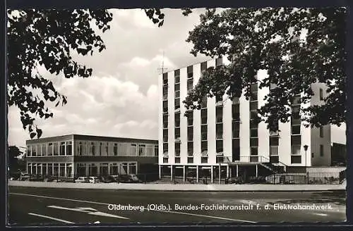 AK Oldenburg /Oldb., Strassenpartie am Bundes-Fachlehranstalt f. d. Elektrohandwerk