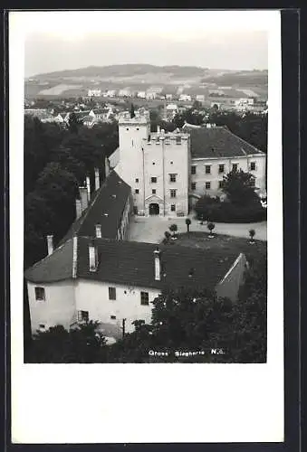 AK Gross Siegharts /N. Ö., Blick über das Schloss auf den Ort