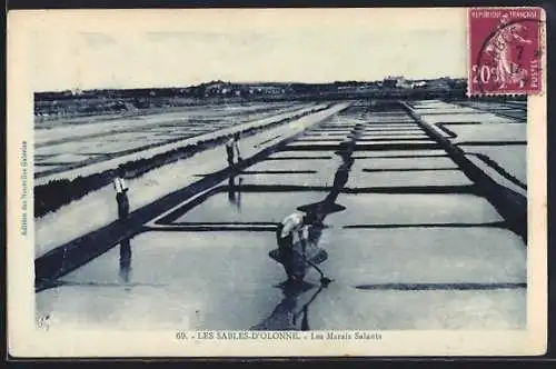 AK Les Sables-D`Olonne, Les Marais Salants, Arbeiter in den Salzwiesen