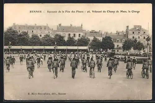 AK Rennes, Souvenir de la Fète des Fleurs, Fasching
