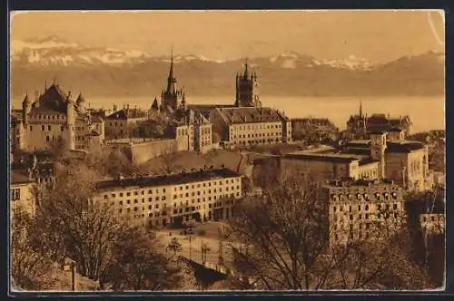 AK Lausanne, La Cathédrale, le Château et les Alpes