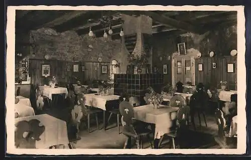 AK Gnandstein, Gasthaus Burgwirtschaft Gnandstein, Innenansicht