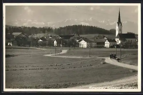 AK Amerang /Chiemgau, Ortspanorama mit Gebirge