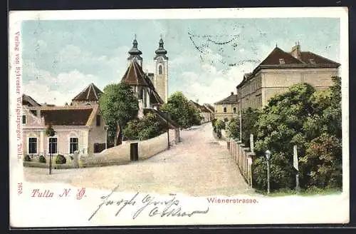 AK Tulln, Wienerstrasse mit Kirche