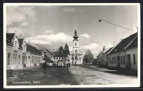 AK Jennersdorf /Bgld., Strassenpartie mit Kirche