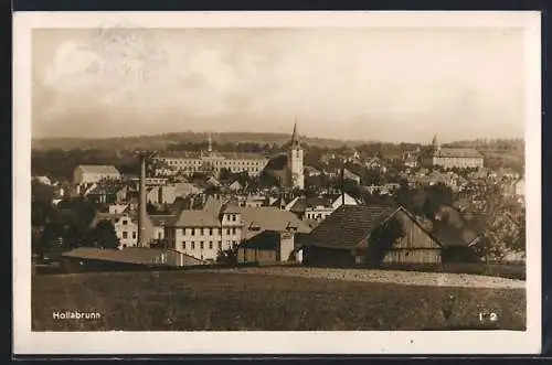 AK Hollabrunn, Ortspanorama von einem Acker aus