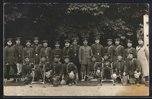 Foto-AK Infanteristen des Regiments 88 mit zwei Geschützen