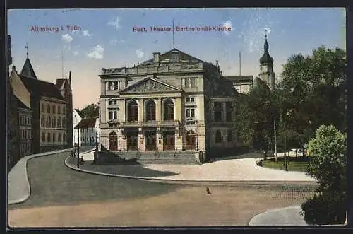 AK Altenburg i. Thür., Strassenpartie mit Post, Bartholomäi-Kirche