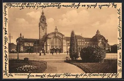 AK Wiesbaden, Bahnhof vom Park aus gesehen