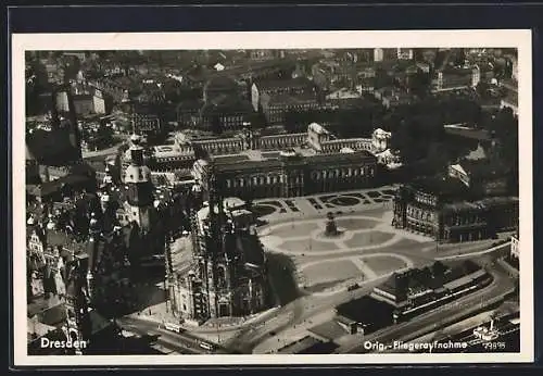 AK Dresden, Fliegeraufnahme von Hofkirche und Zwinger