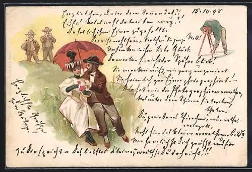 AK Mann mit Fotoapparat nimmt Liebespaar auf