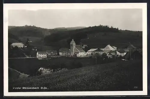 AK Vorder Weissenbach, Blick über Wiesen auf die Kirche