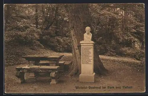 AK Weimar / Thüringen, Wieland-Denkmal im Park von Tiefurt