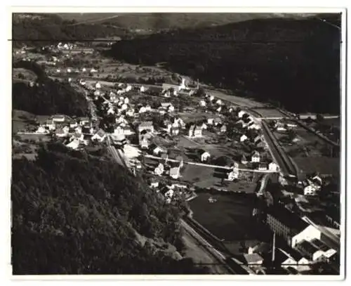 Fotografie Alpar, Bern, Ansicht Kollbrunn, Fliegeraufnahme mit Bahnhof