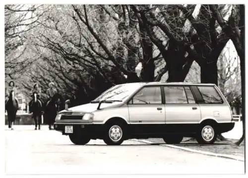 Fotografie Auto Mitsubishi Chariot, Minivan, Werkfoto