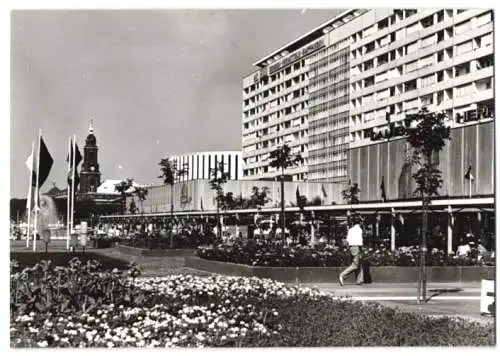 Fotografie unbekannter Fotograf, Ansicht Dresden, Moderner Gebäudekomplex am Altmarkt