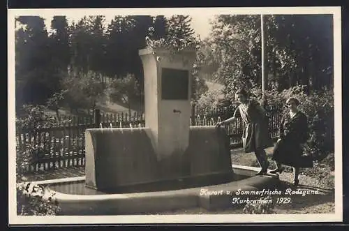AK Radegund, Kurbrunnen mit Besuchern