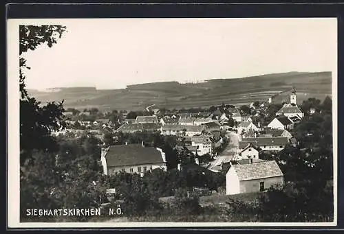 AK Sieghartskirchen /N.-Ö, Totalansicht mit Fernblick aus der Vogelschau