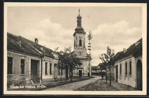 AK Hadres, Obritz, Strassenpartie mit Kirche