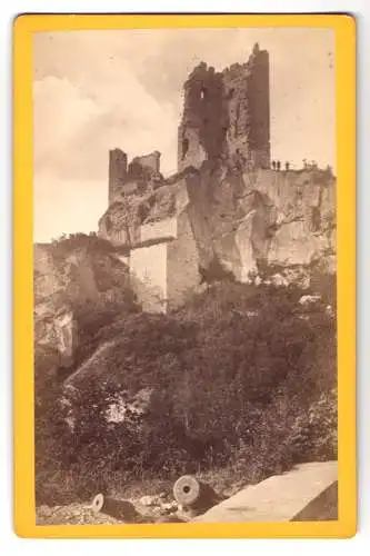 Fotografie Moser senior, Berlin, Ansicht Königswinter, die Ruine Drachenfels mit Kanonen