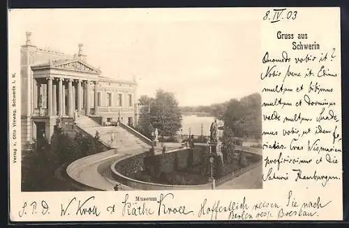 AK Schwerin / Mecklenburg, Museum mit Denkmal