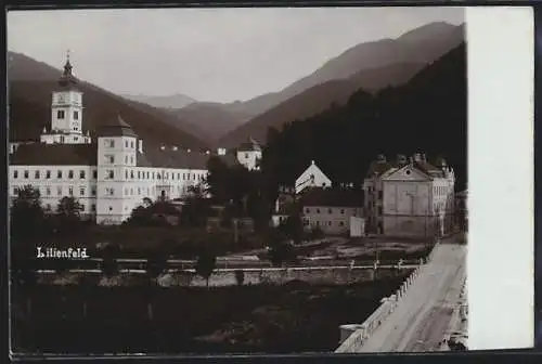 AK Lilienfeld, Ortsansicht gegen die Berge