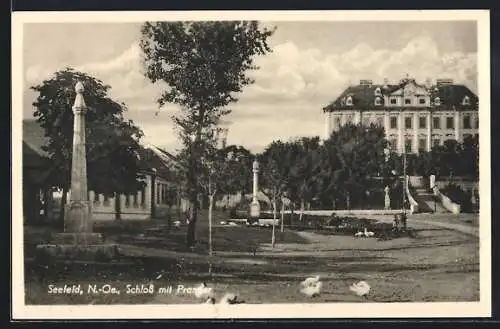 AK Seefeld-Kadolz, Schloss Seefeld mit Pranger