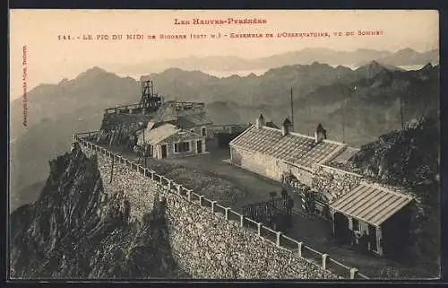 AK Le Pic du Midi de Bigorre, Les autes-Pyrénées, Ensemble de l`Observatoire, vu du Sommet