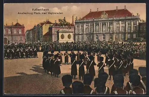 AK Kobenhavn, Amalienborg Plads med Vagtparaden