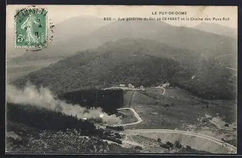 AK Le Puy-de-Dome, Vue générale du Col de Ceyssat et la Chaine des Puys Sud