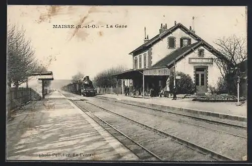 AK Maisse, Bahnhof mit Eisenbahn, La Gare