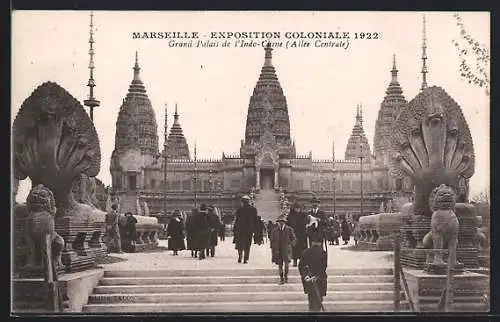 AK Marseille, Exposition Coloniale 1922, Grand Palais de l`Indo-Chine, Allée Centrale