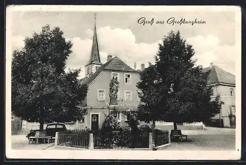 AK Grosslangheim, Gasthaus-Brauerei Sauer mit Denkmal