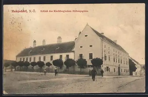 AK Haugsdorf /N.-Ö., Schloss des Kirchberg`schen Stiftungsgutes