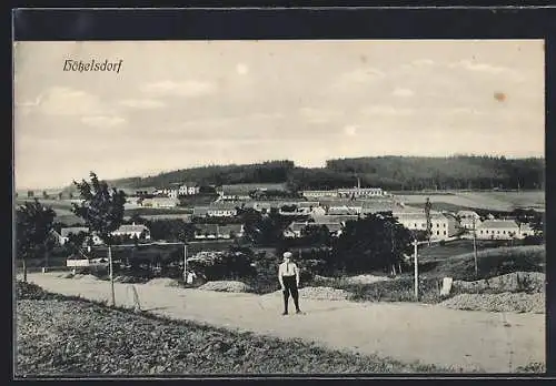 AK Hötzelsdorf, Wegpartie mit Blick auf die Ortschaft