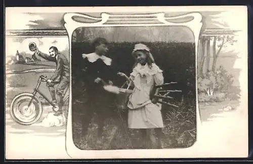 Foto-AK Mädchen mit Hocker und Eimer neben einem Jungen im Garten, Fahrrad-Passepartout