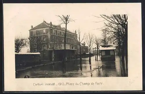 AK Corbeil, Inondations de 1910, Place du Champ de foire