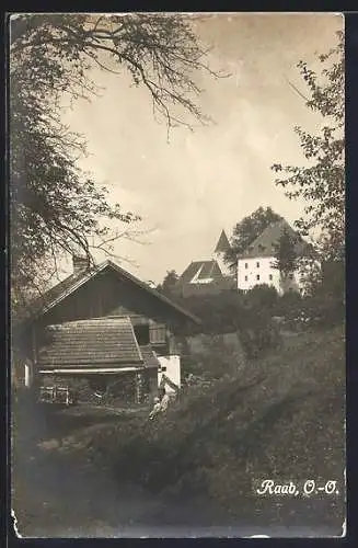 AK Raab, Blick von einem Bauernhof zum Kirchturm