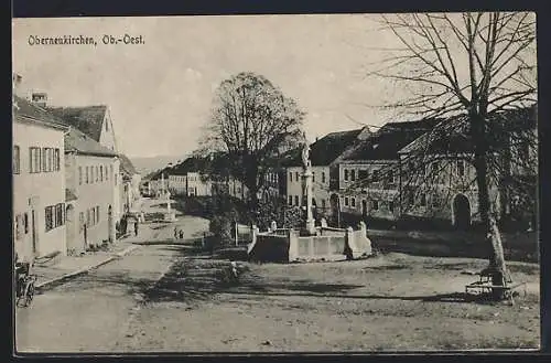 AK Oberneukirchen, Hauptplatz mit Brunnen