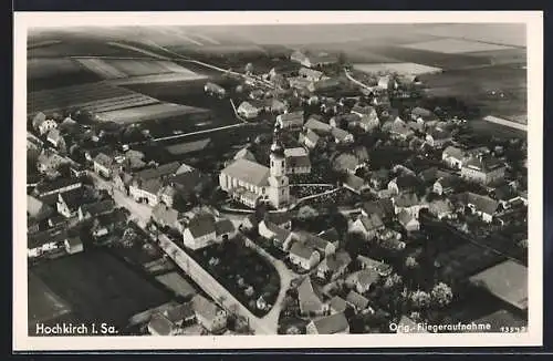 AK Hochkirch in Sa., Fliegeraufnahme der Stadt, Blick auf die Kirche