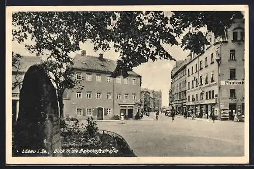 AK Löbau i. Sa., Blick in die Bahnhofstrasse